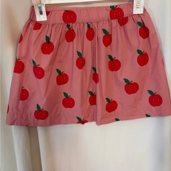Mini Boden Coral Skirt with Red Apples & pink Buttons girls size 7/8y - Picture 3 of 4